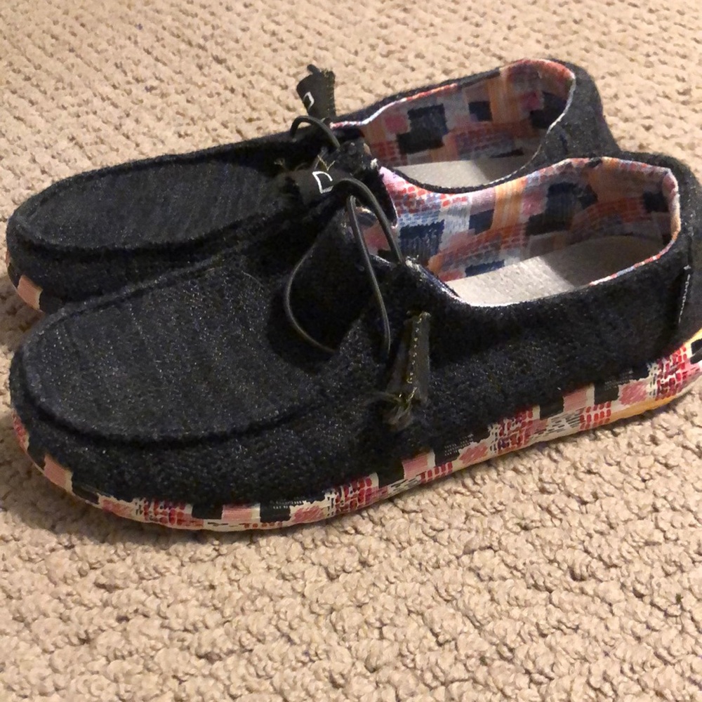 Hey Dude Wendy black with geo print